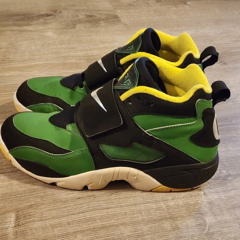 Nike Diamond Turf Oregon Duck's Men's 9.5